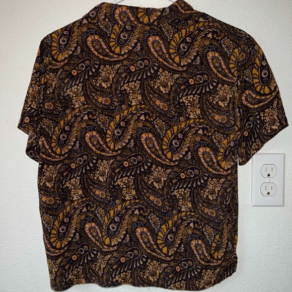 Urban Outfitters Short Sleeve Button Up - Picture 4 of 4